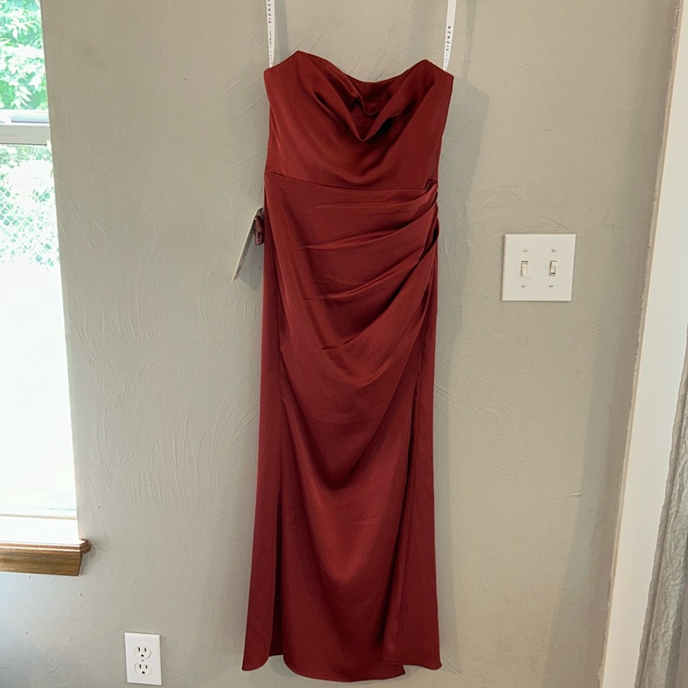 Azazie NWT kendall + Kylie Stretch Satin Strapless bridesmaid / formal